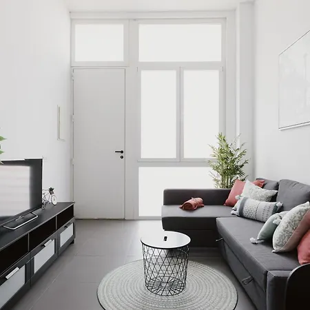 Quiet Terrace In Triana Close To The River Seville Exterior photo